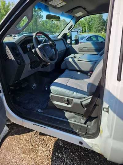 2015 Ford F250 Reg Cab, $10900. Photo 9