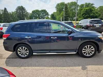 2016 Nissan Pathfinder, $7995. Photo 4