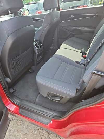 2017 Kia Sorento, $11900. Photo 11