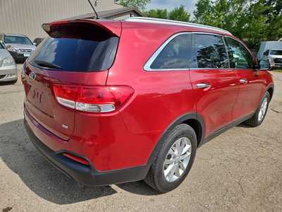 2017 Kia Sorento, $11900. Photo 5
