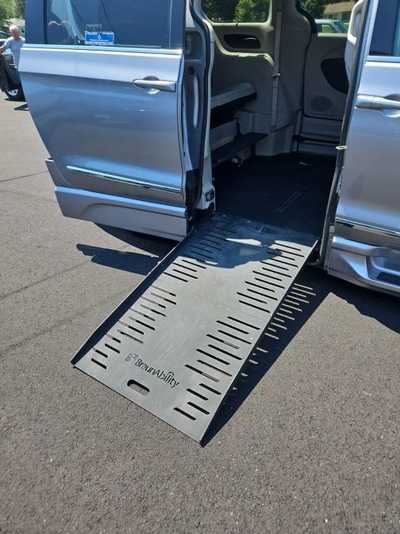 2018 Chrysler Pacifica, $22900. Photo 11