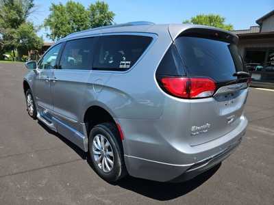 2018 Chrysler Pacifica, $22900. Photo 7