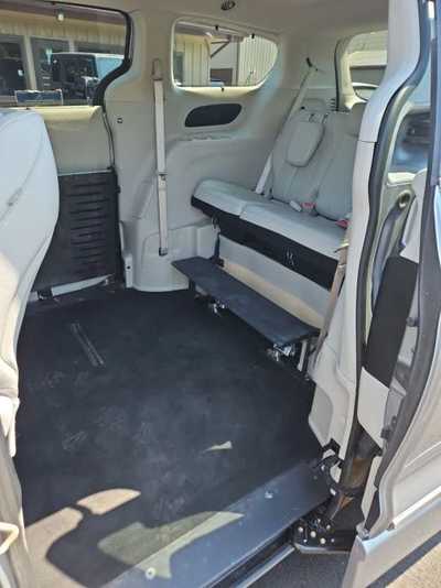 2018 Chrysler Pacifica, $22900. Photo 9