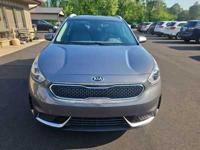 2017 Kia Niro Hybrid, $9995. Photo 2