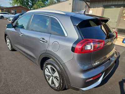 2017 Kia Niro Hybrid, $9995. Photo 7