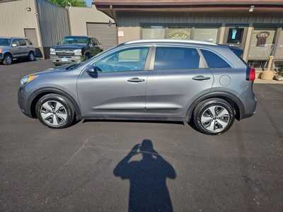 2017 Kia Niro Hybrid, $9995. Photo 8
