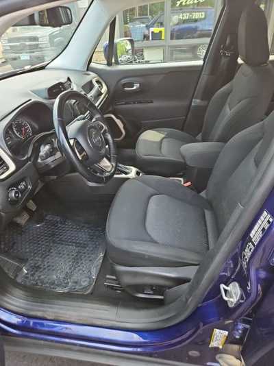 2017 Jeep Renegade, $10900. Photo 12