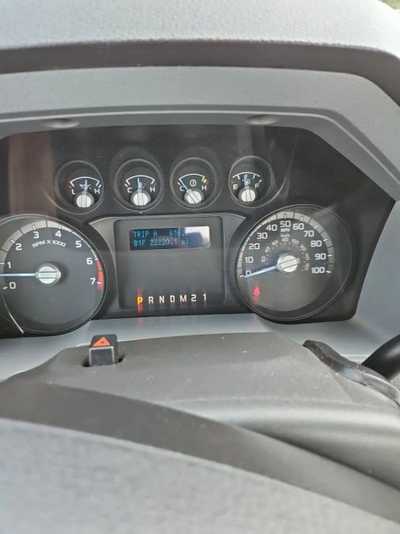 2015 Ford F250 Reg Cab, $11900. Photo 9