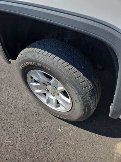 2014 GMC 1500 Crew Cab, $13900. Photo 9