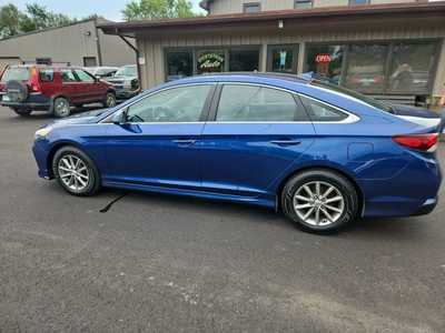 2018 Hyundai Sonata, $10900. Photo 8