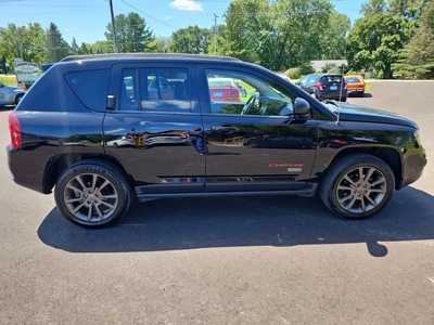 2016 Jeep Compass, $10900. Photo 4