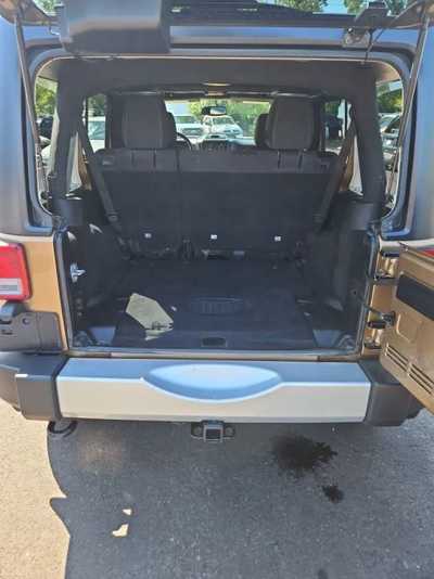 2015 Jeep Wrangler Unlimited, $15900. Photo 10