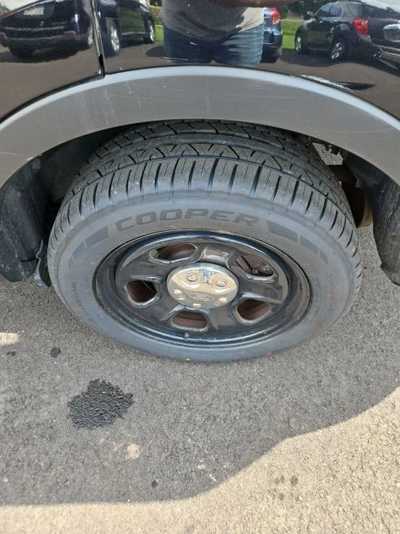 2018 Ford Explorer, $10900. Photo 9