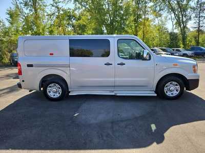 2016 Nissan NV2500 HD, $21900. Photo 4