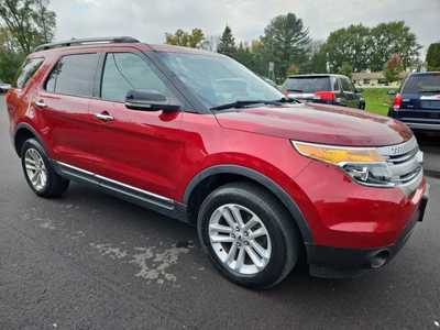 2013 Ford Explorer, $10900. Photo 3