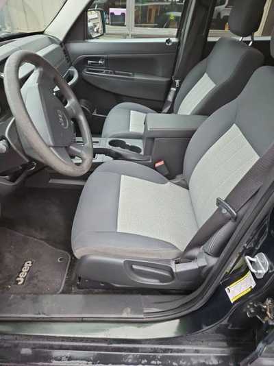 2010 Jeep Liberty, $7995. Photo 11