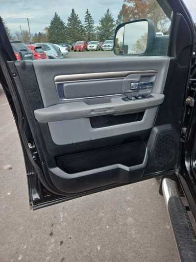 2018 RAM 3500 Crew Cab, $19900. Photo 8