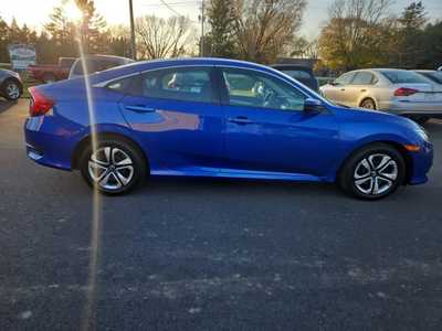 2018 Honda Civic, $9995. Photo 4