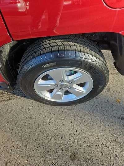 2014 Jeep Compass, $6495. Photo 9