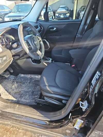 2016 Jeep Renegade, $8500. Photo 12