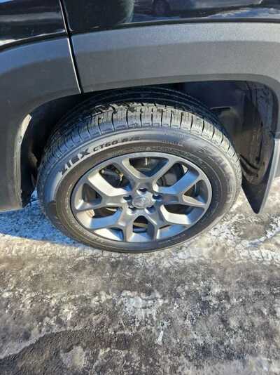 2016 Jeep Renegade, $8500. Photo 9