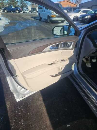 2018 Lincoln MKZ, $11900. Photo 12