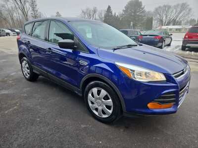 2014 Ford Escape, $8995. Photo 3