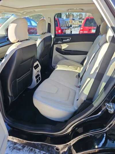 2019 Ford Edge, $10900. Photo 12