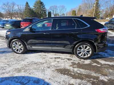 2019 Ford Edge, $10900. Photo 8