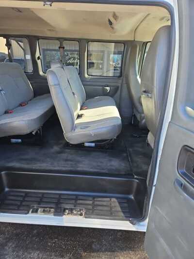 2011 Chevrolet Van,Passenger, $11900. Photo 11