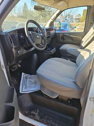 2011 Chevrolet Van,Passenger, $11900. Photo 12