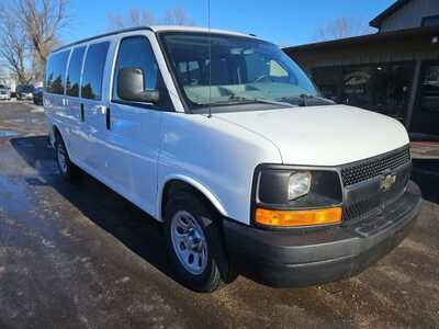2011 Chevrolet Van,Passenger, $11900. Photo 3