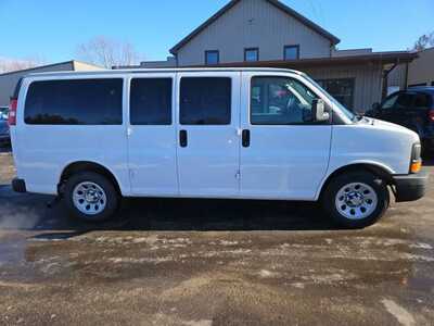 2011 Chevrolet Van,Passenger, $11900. Photo 4