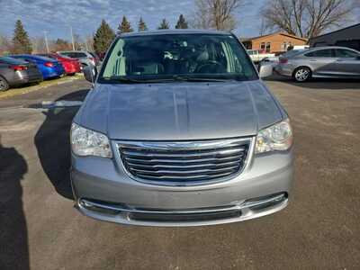 2015 Chrysler Town & Country, $9900. Photo 2