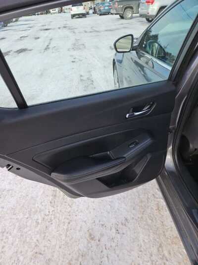 2019 Nissan Altima, $9995. Photo 11