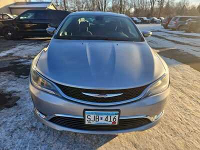 2016 Chrysler 200, $8995. Photo 2