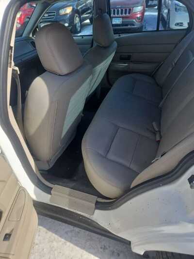 2011 Ford Crown Victoria, $4995. Photo 10