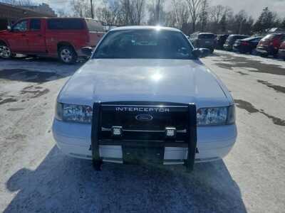 2011 Ford Crown Victoria, $4995. Photo 2