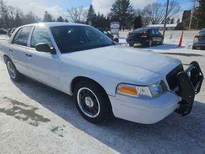 2011 Ford Crown Victoria, $4995. Photo 3