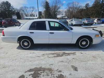 2011 Ford Crown Victoria, $4995. Photo 4