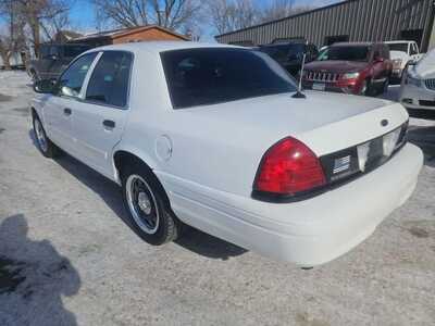 2011 Ford Crown Victoria, $4995. Photo 7