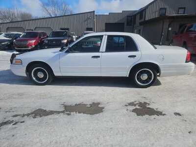 2011 Ford Crown Victoria, $4995. Photo 8