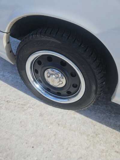 2011 Ford Crown Victoria, $4995. Photo 9