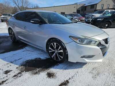 2016 Nissan Maxima, $6995. Photo 3