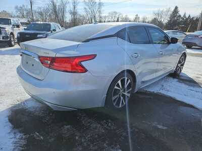 2016 Nissan Maxima, $6995. Photo 5
