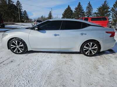 2016 Nissan Maxima, $6995. Photo 8
