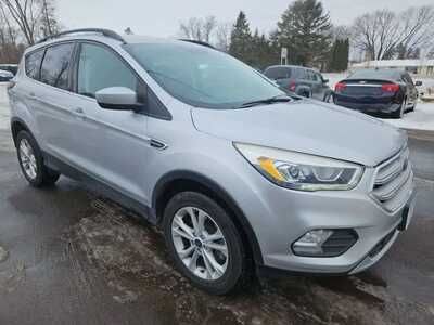 2018 Ford Escape, $10900. Photo 3