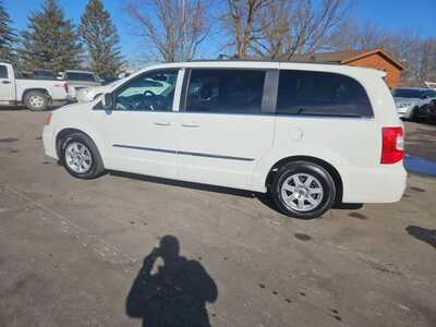2012 Chrysler Town & Country, $5995. Photo 8