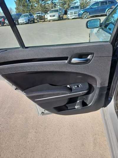 2018 Chrysler 300, $15900. Photo 11