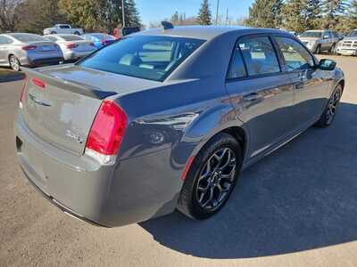 2018 Chrysler 300, $15900. Photo 5